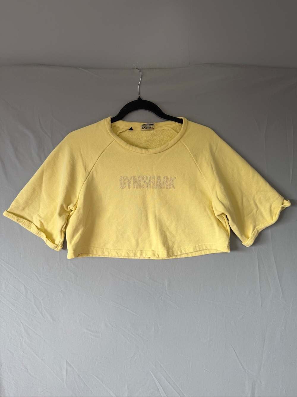 Gymshark Womens Cropped Workout Sweatshirt Size M Yellow Gym Yoga Running Lounge